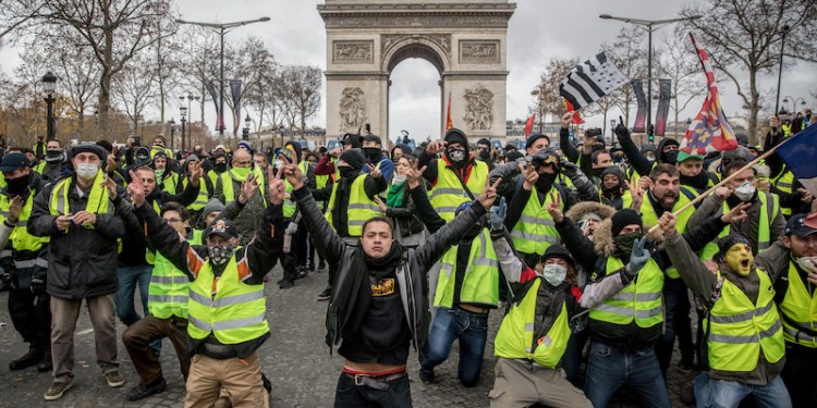 'Yellow Vests' Return to Paris Streets