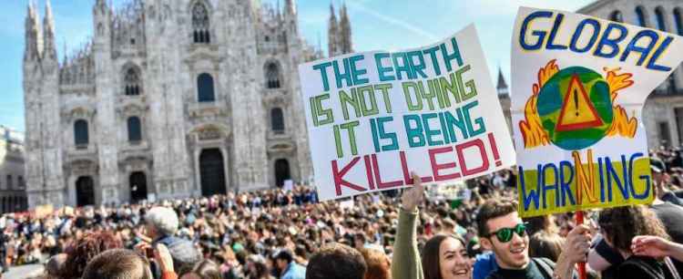 manifestazione milano friday